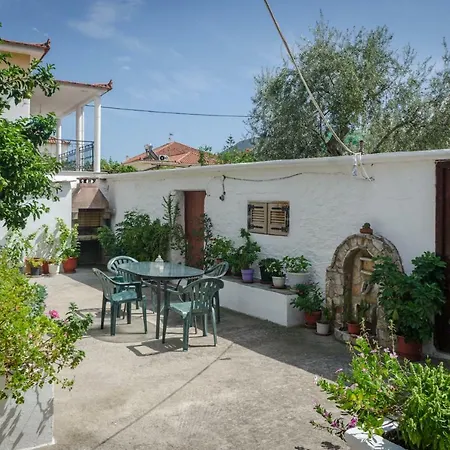 Nyaraló Irini And Petros House Leonídio